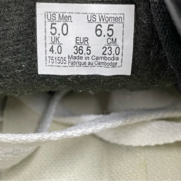 Vans Old Skool Black White Trainers 
Size UK 4
751505 - Picture 8 of 8